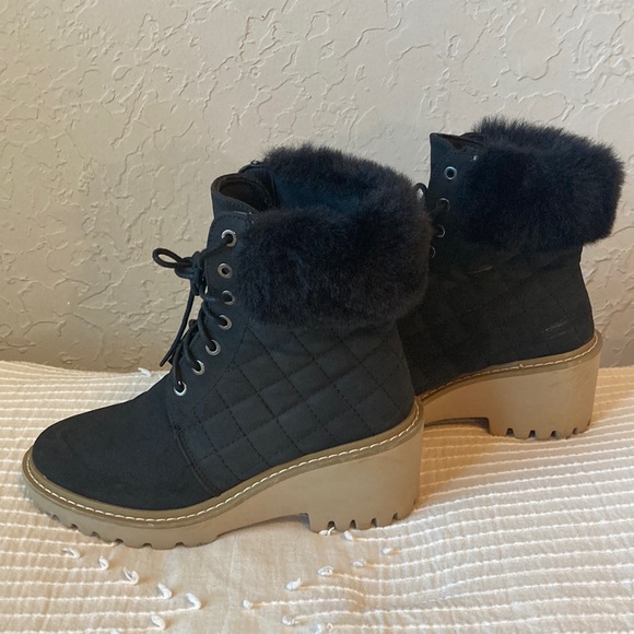 Women’s Quilted Fur Boots with Heel - Picture 2 of 6